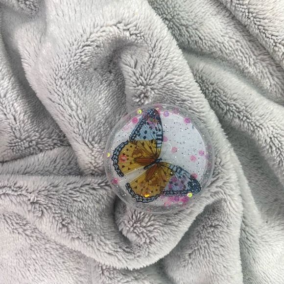 Yellow butterfly phone grip - Picture 3 of 8